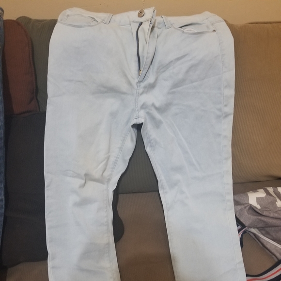 Old navy rockstar jeans - Picture 2 of 2